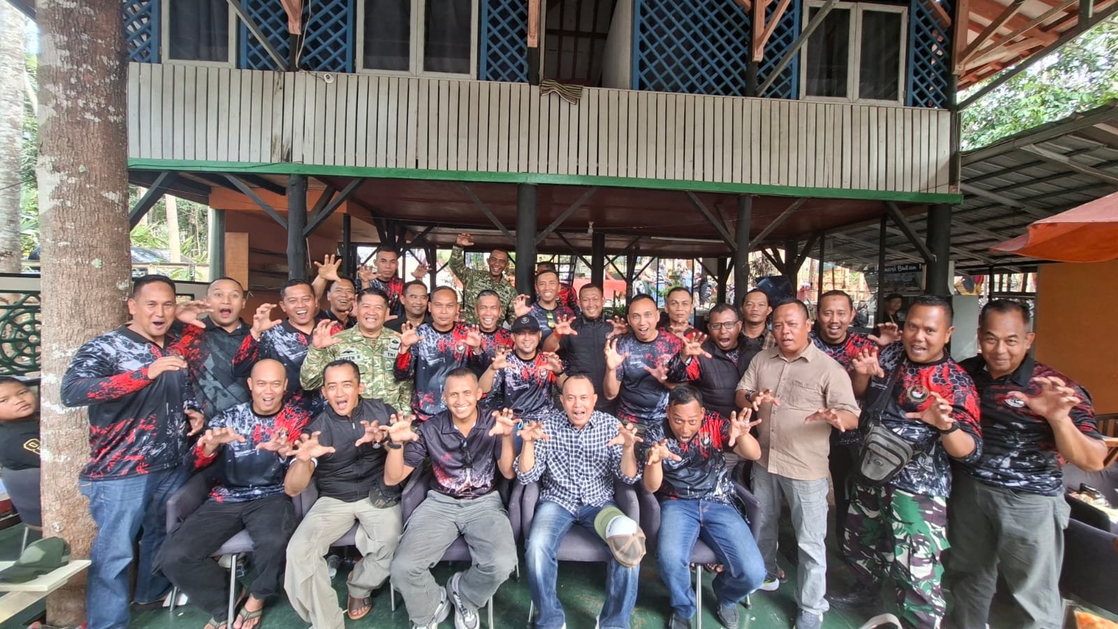 ANNIVERSARY DELTA 02 TRIMATRA KE-24: PERERAT SILATURAHMI, PERKOKOH SOLIDITAS TAMTAMA LITINGAN 2002