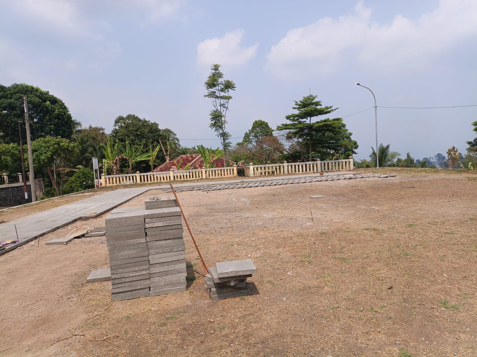 Penataan Alun-Alun Kecamatan Tanjungmedar Mulai Dikerjakan, Diharapkan Jadi Ruang Publik yang Lebih Representatif
