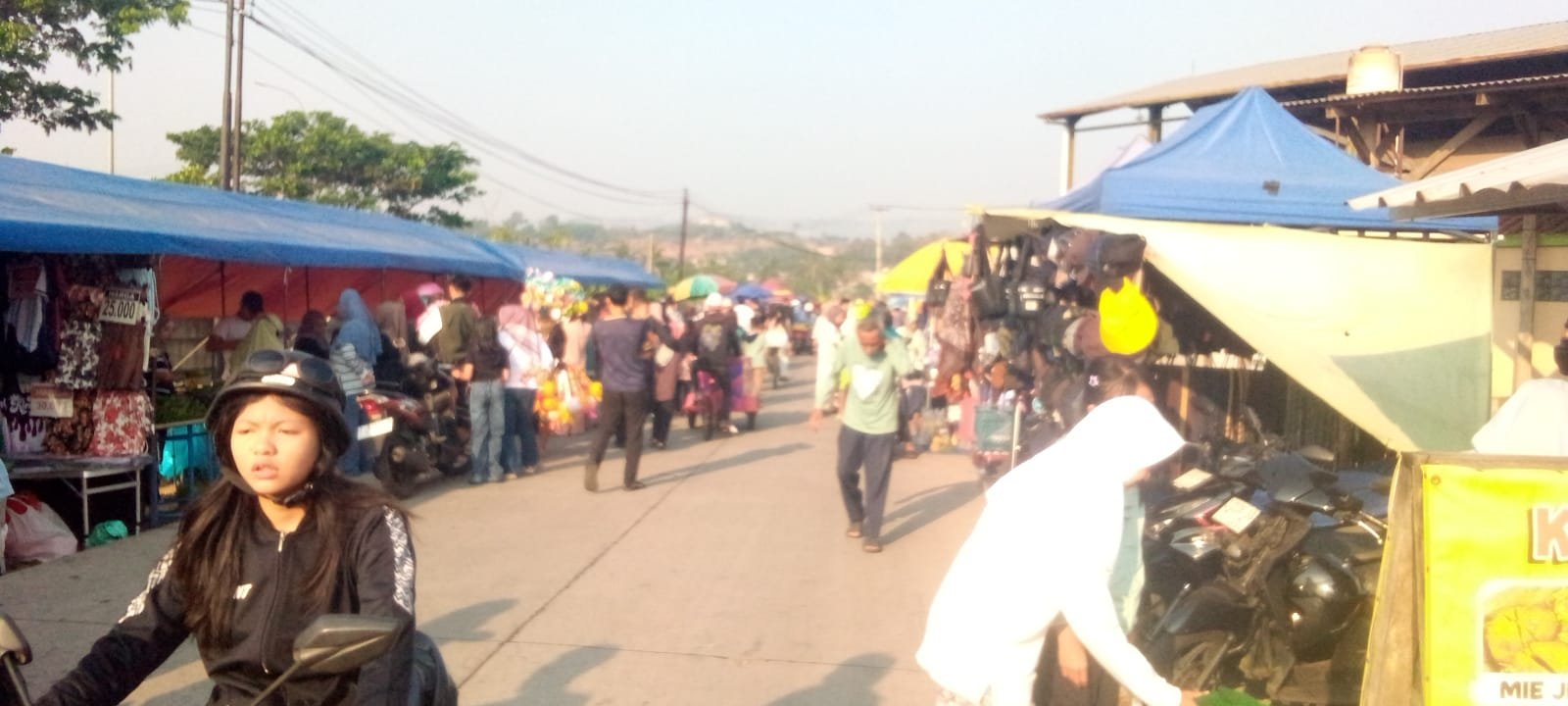 Awal Bulan, Pasar Tol Bojong Jatimulya Dipadati Pedagang dan Pembeli